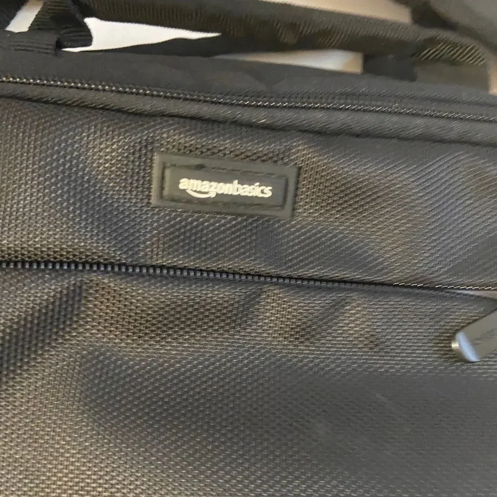 Amazon‎ basic padded zipper tablet bag 11x9”
